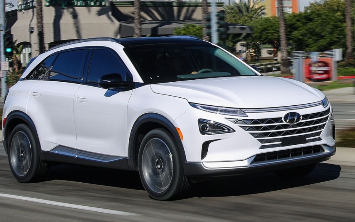 The Hydrogen SUV with 700KM Range is Here! Hyundai Nexo Creates a Sensation