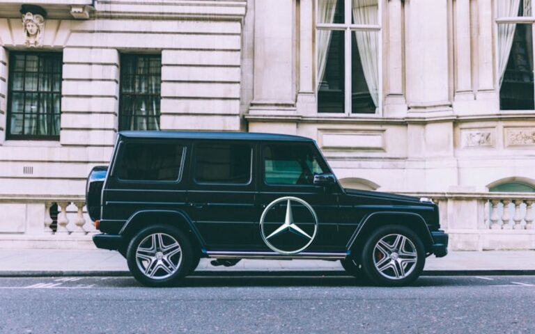 Mercedes-Benz open new showrooms in small towns