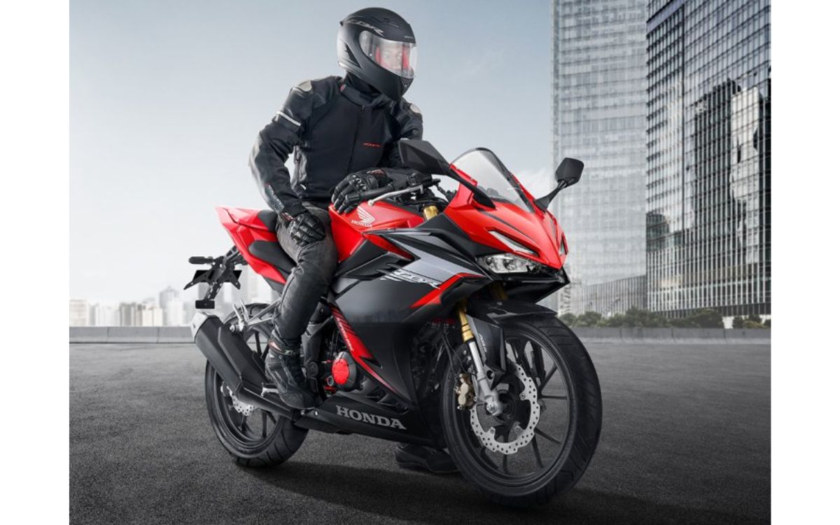 Honda CBR150R Mileage